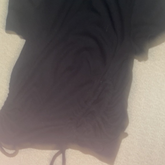 Princess Polly black tee! Fits like a US small - Picture 3 of 5